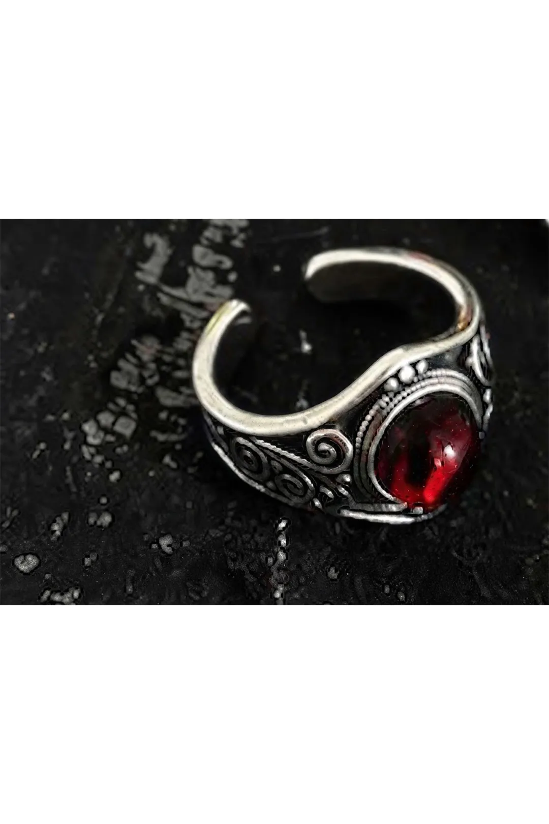 Ανδρικό Ατσάλινο Δαχτυλίδι "Dragon's Eye" με Κόκκινη Πέτρα - Sharks Bay Clothing (adjustable)