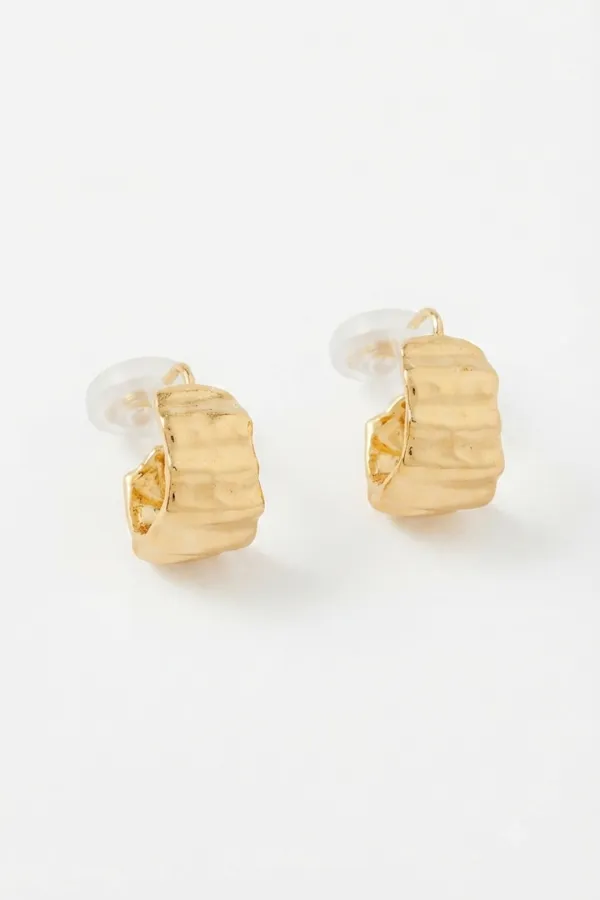 Meet me at the sunset Gold Textured Clip-on Earrings | Σκουλαρίκια με Προστατευτικά Σιλικόνης