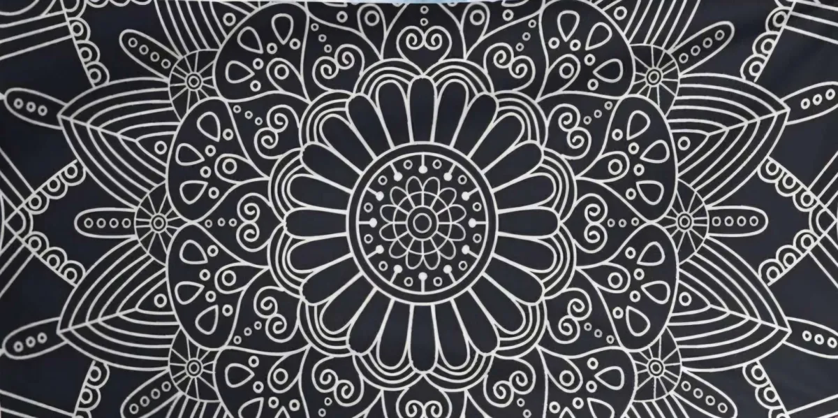 Sharks Bay Clothing Πετσέτα Θαλάσσης με Ethnic Μάνταλα Τύπωμα - Ασπρόμαυρη.