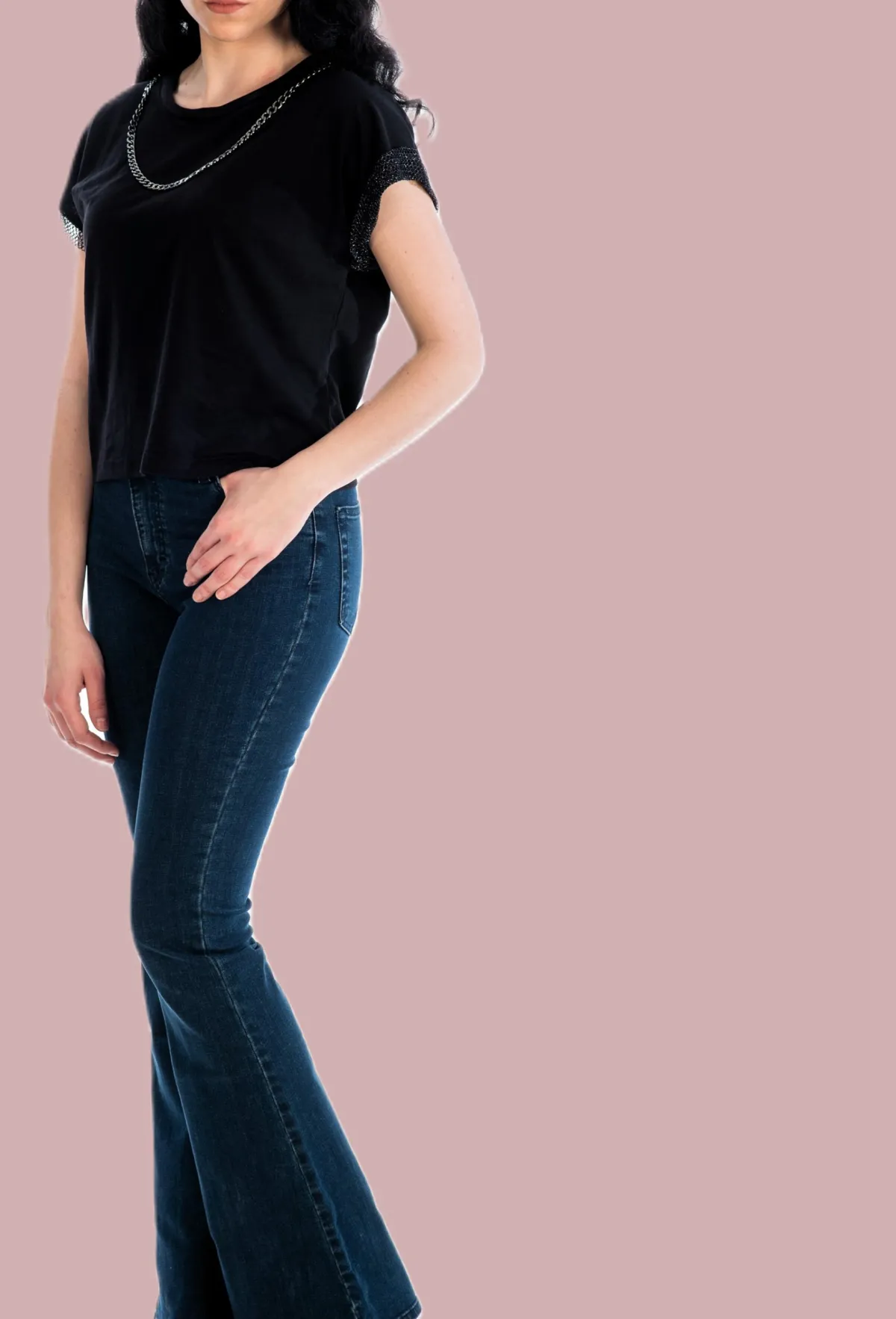 Sharks bay clothing,γυναικεία μπλούζα, με κοντό μανίκι και κολιέ.