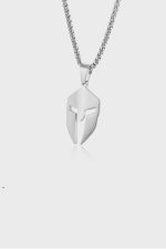 Ανδρικό Κολιέ Μενταγιόν "Περικεφαλαία Σπάρτης" από Ανοξείδωτο Ατσάλι σε Ασημί Χρώμα - Sharks Bay