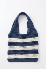Πλεκτή Τσάντα Ώμου 𝘊𝘳𝘰𝘤𝘩𝘦𝘵 με Ναυτικές Ρίγες (Μπλε - Λευκό Meet me at the sunset.
