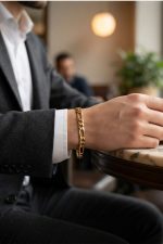Sharks Bay Clothing – Gold Figaro Bracelet (8mm) | Ανδρικό Βραχιόλι από Ανοξείδωτο Ατσάλι - Image 3