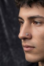 Sharks Bay Clothing – Floral Leaf Piercing (6.6mm) | Ατσάλινο Piercing Μύτης - Image 2