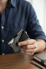 Ανδρικό Minimal Wallet / Θήκη Καρτών Carbon Fiber με Money Clip - Sharks Bay