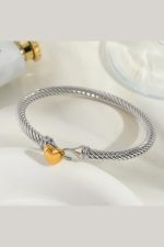 Γυναικείο Άκαμπτο Βραχιόλι Μανσέτα (Bangle) με Στριφτό Design & Δίχρωμη Καρδιά - Meet Me at the Sunset